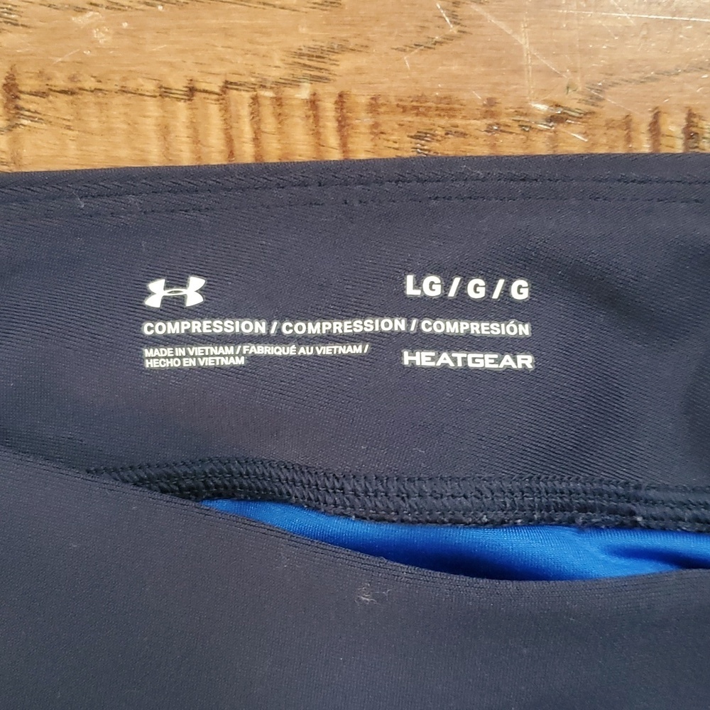 Under Armor Compression Capris - Picture 3 of 4